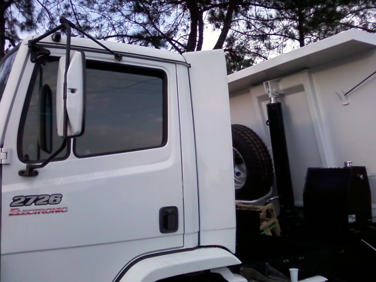 Lateral Cegonheiro MB 2726 / 1718 / 1720 